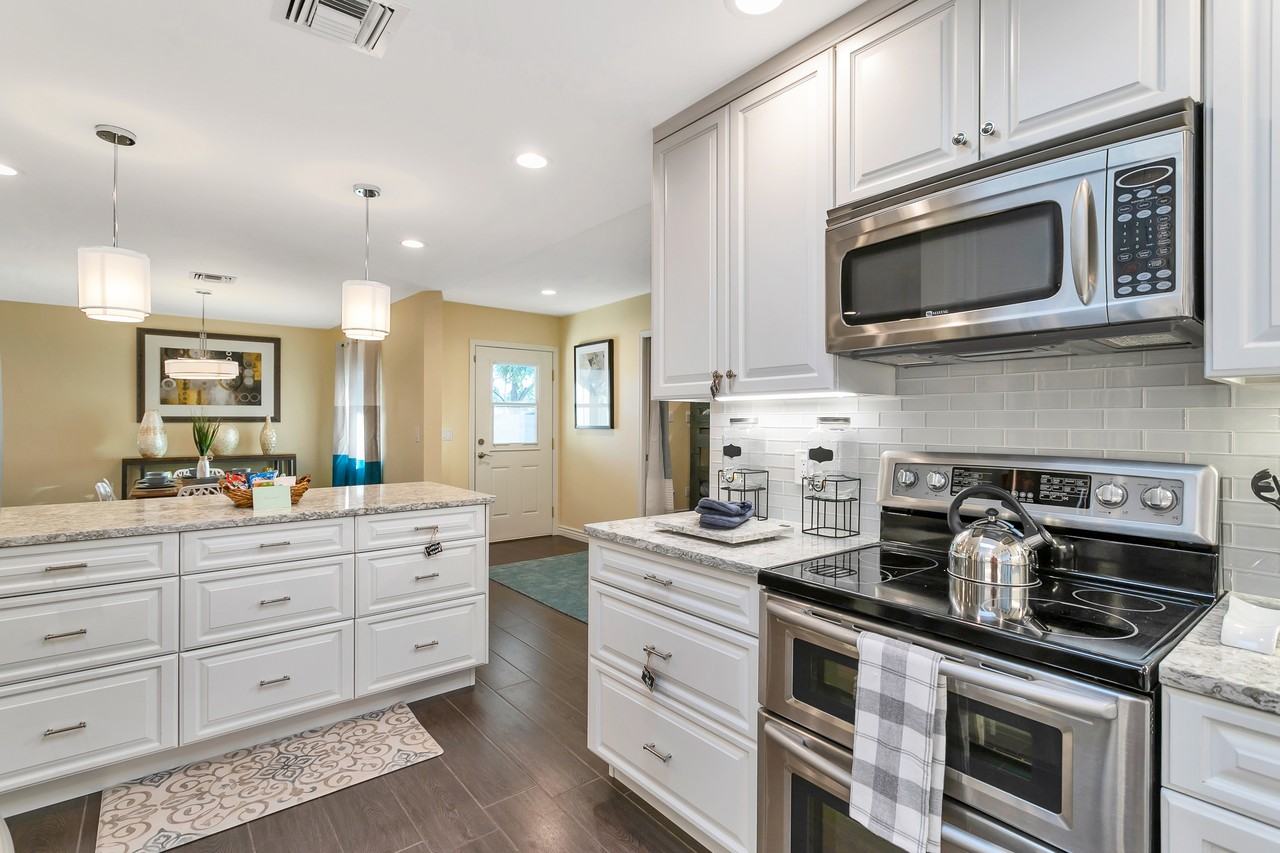 5301 E Friess Dr #1 - Photo 3 of 11