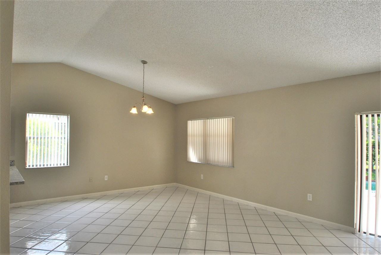 15600 Gauntlet Hall Mnr - Photo 3 of 14