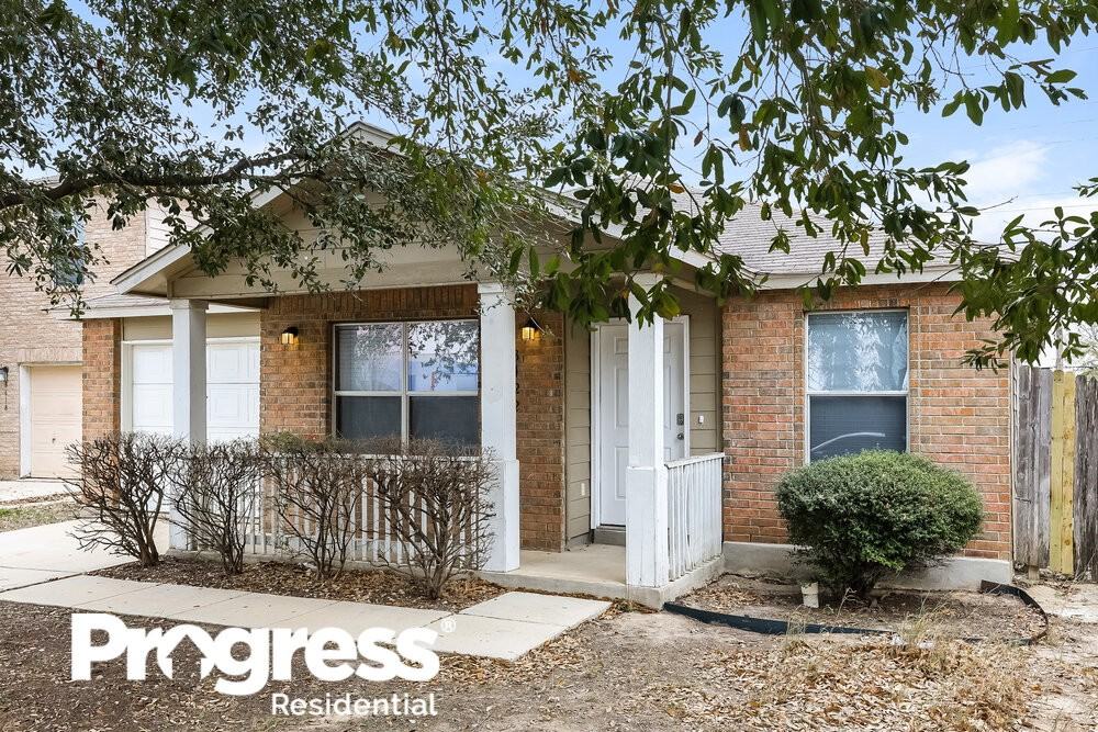 8422 Adams Hill Dr - Photo 3 of 16