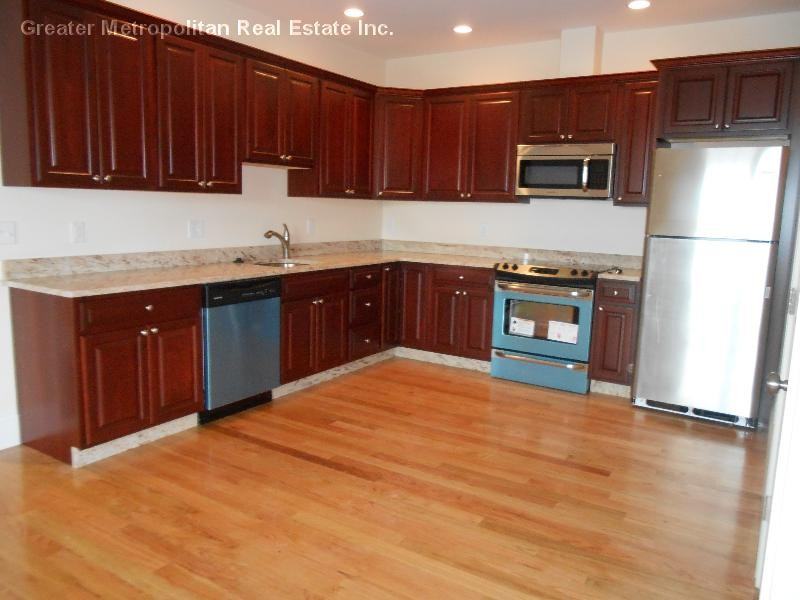 Locust St #104 - Photo 2 of 20