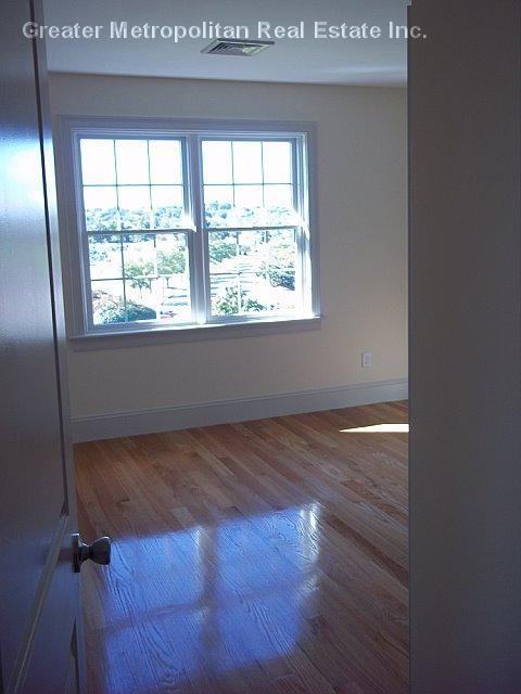 Locust St #104 - Photo 4 of 20