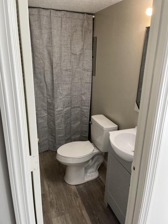 240 Collier Dr - Photo 7 of 11