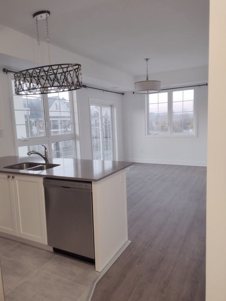 50 Lakebreeze Drive - Photo 3 of 11