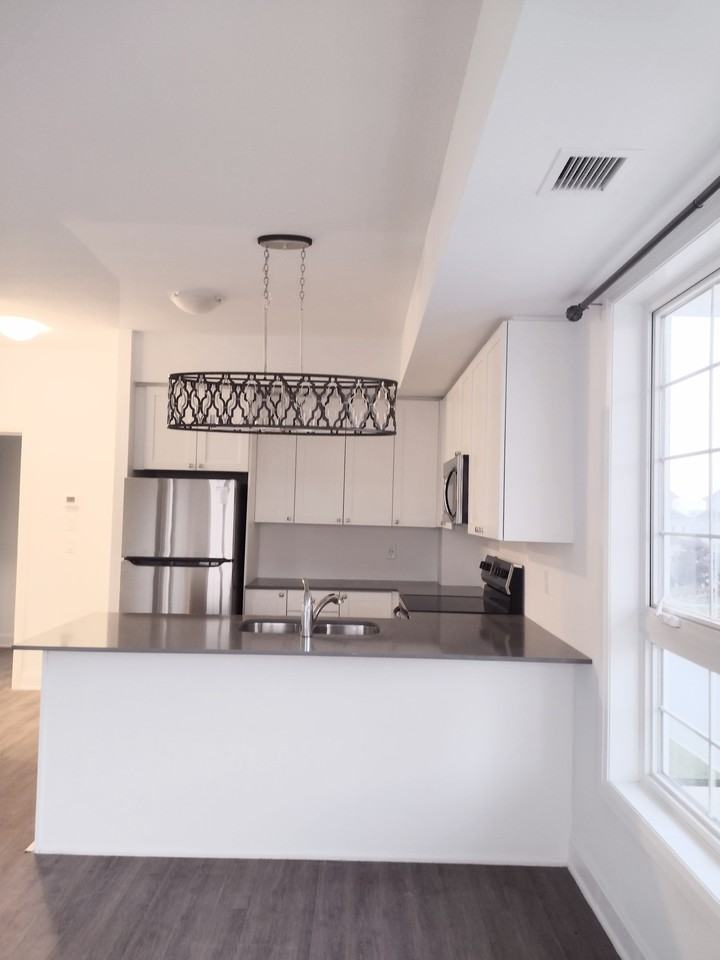 50 Lakebreeze Drive - Photo 2 of 11