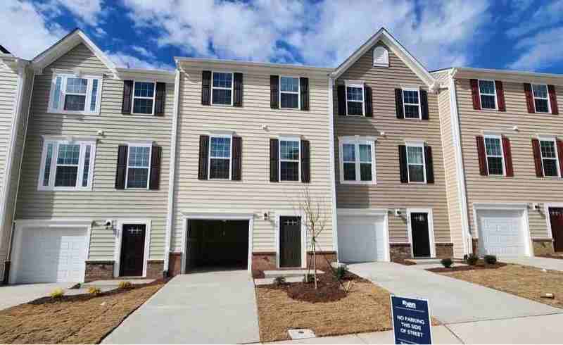 922 Romeria Dr - Photo 2 of 21