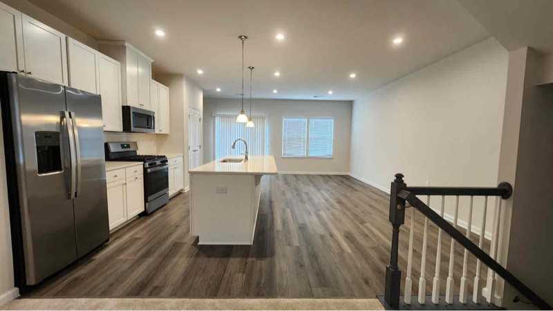 922 Romeria Dr - Photo 3 of 21