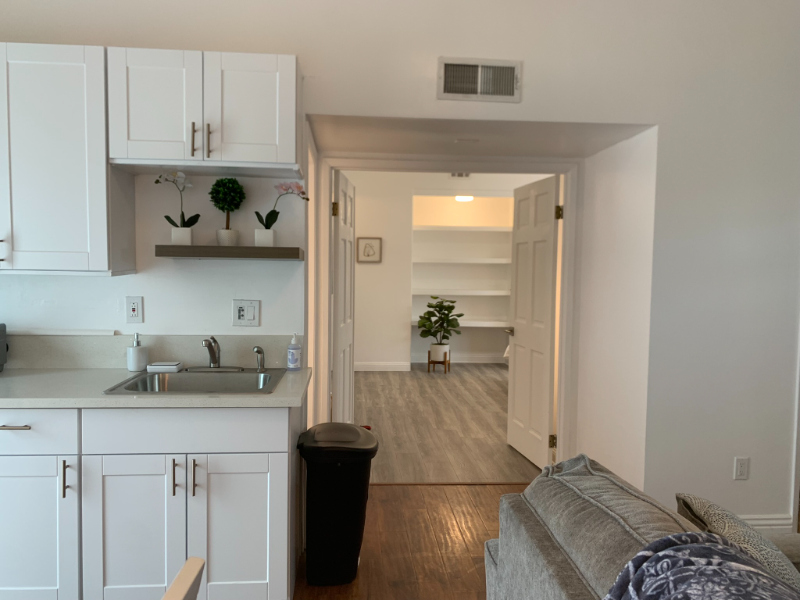 517 Manzanita St - Photo 3 of 9