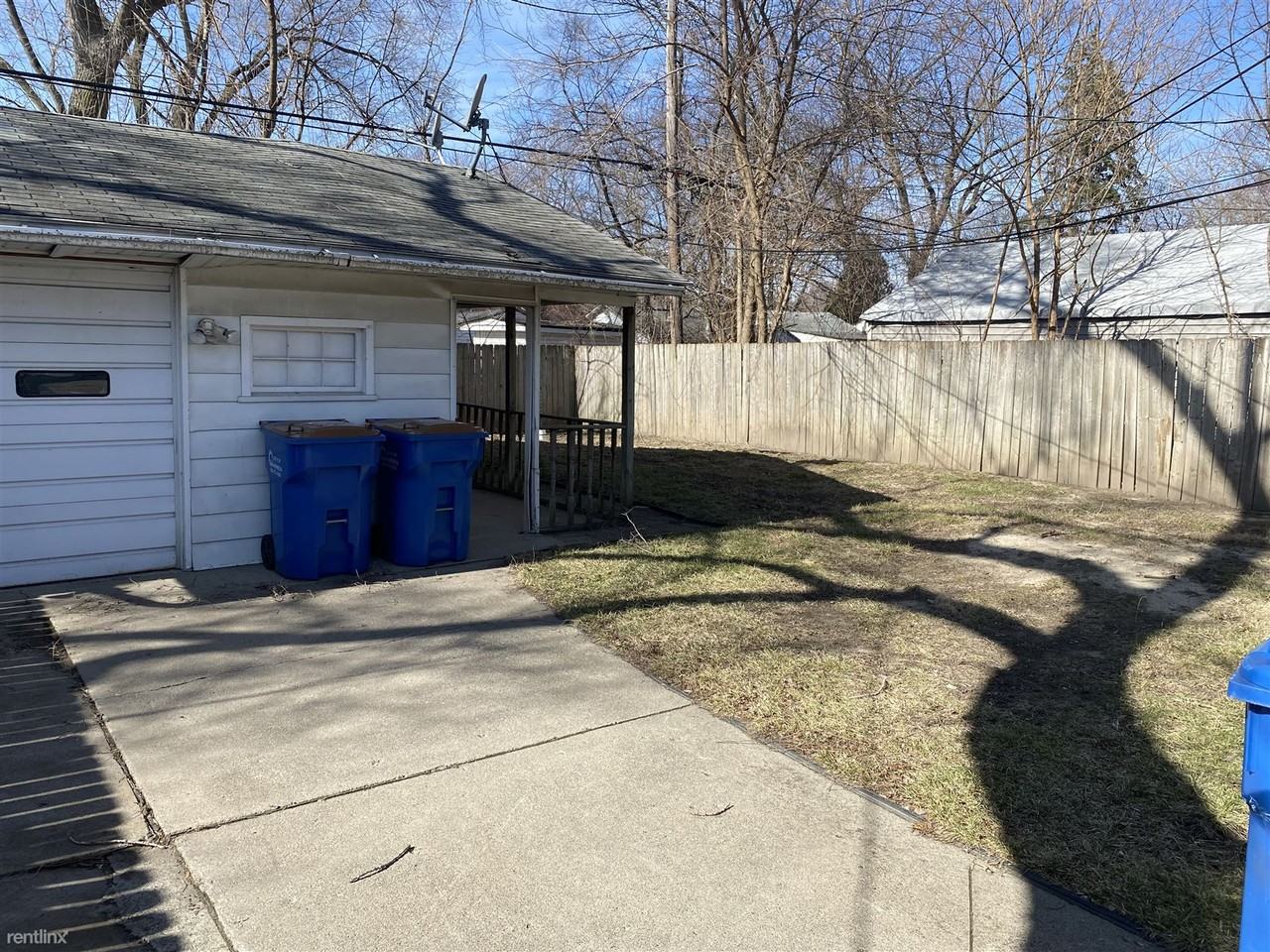 21415 Atlantic Ave - Photo 2 of 12