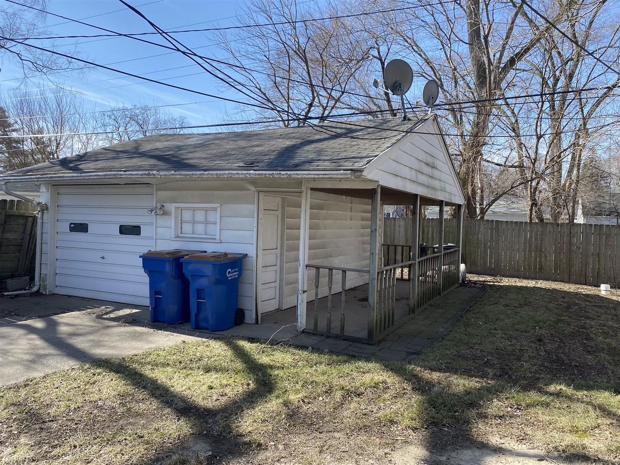 21415 Atlantic Ave - Photo 3 of 12