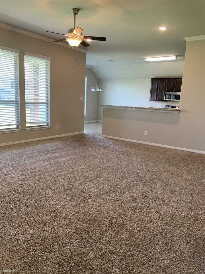 5611 Markham Dr - Photo 2 of 13