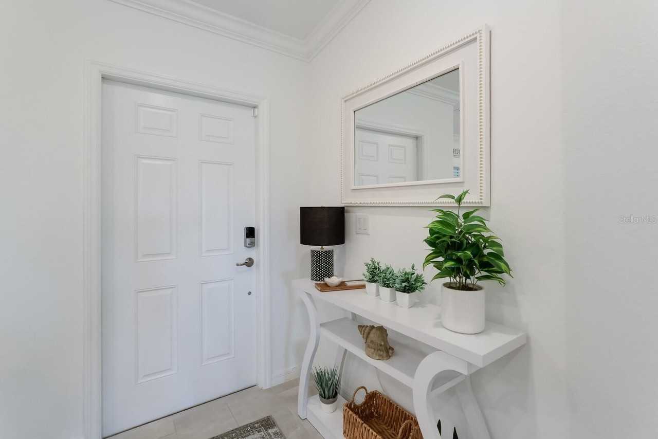 5721 Palmer Cir #201 - Photo 3 of 50