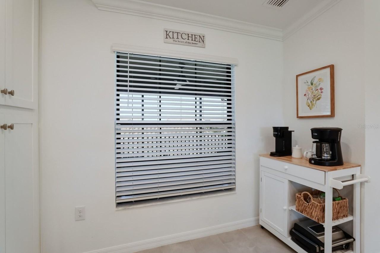 5721 Palmer Cir #201 - Photo 4 of 50