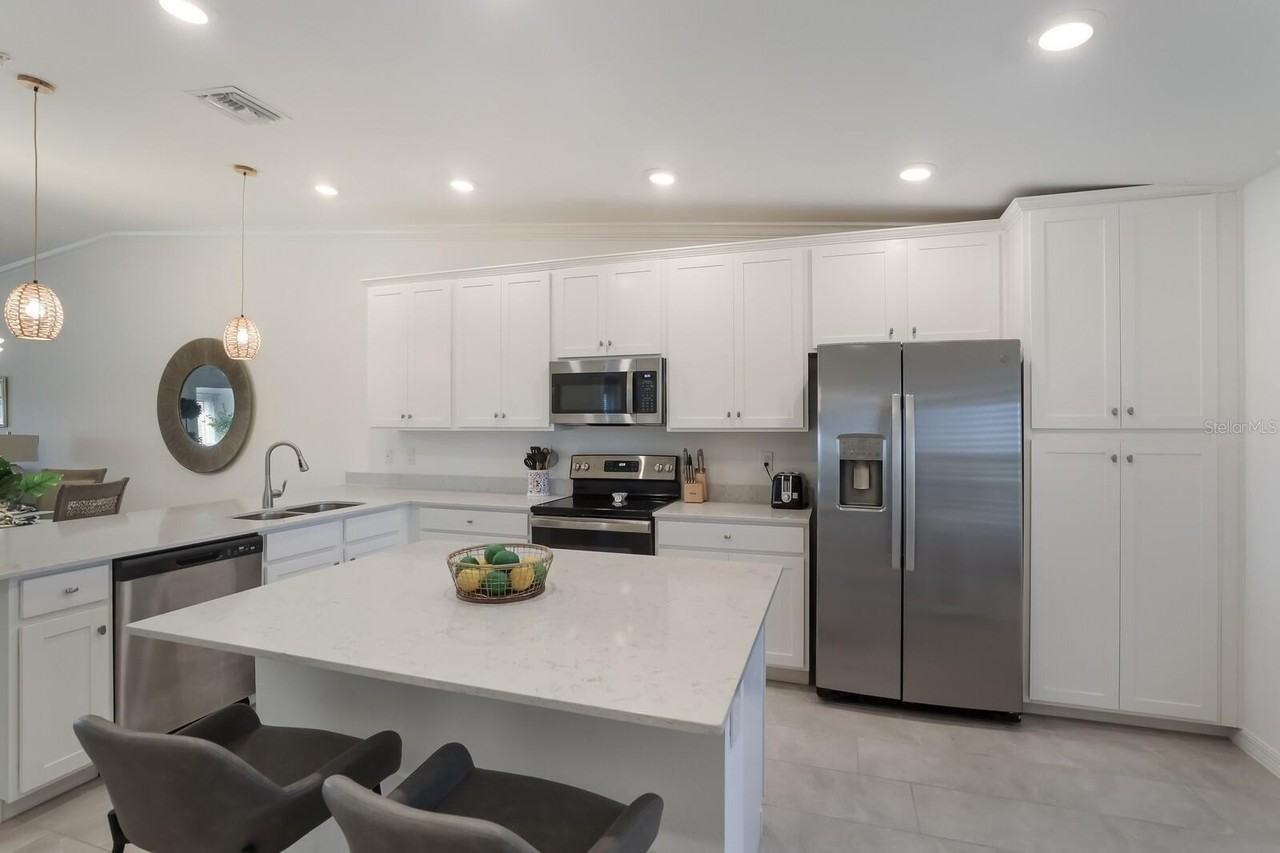 5721 Palmer Cir #201 - Photo 5 of 50