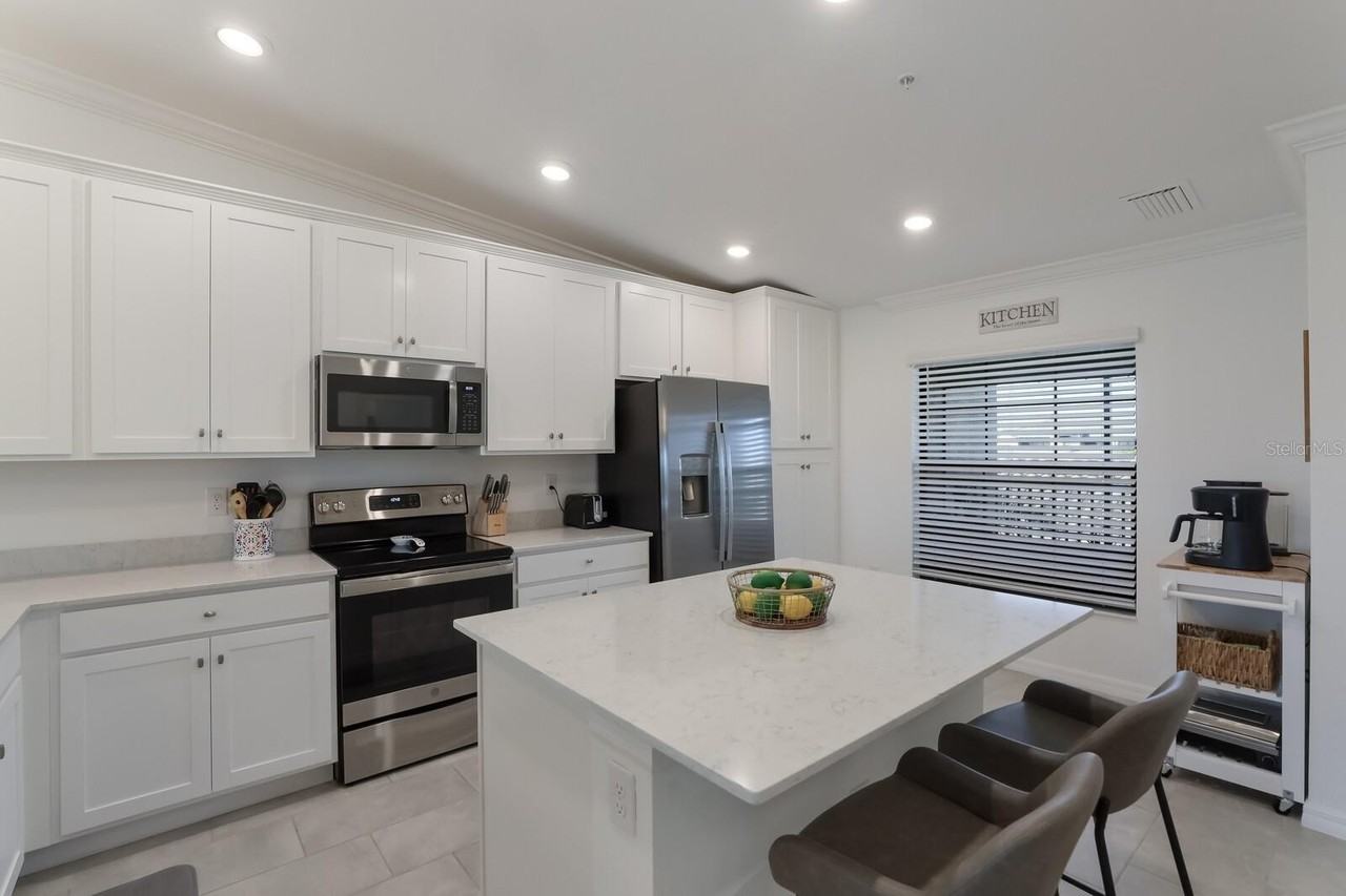 5721 Palmer Cir #201 - Photo 6 of 50