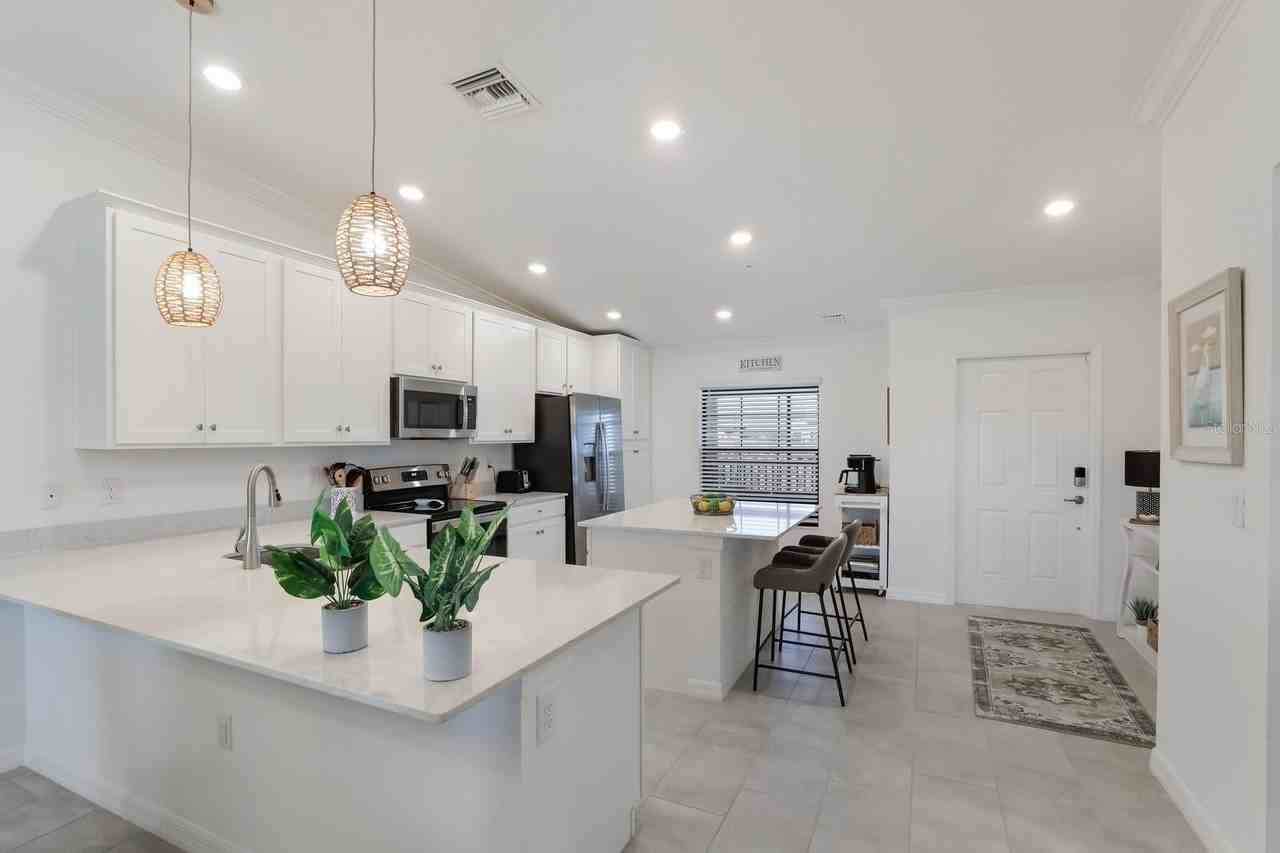 5721 Palmer Cir #201 - Photo 7 of 50