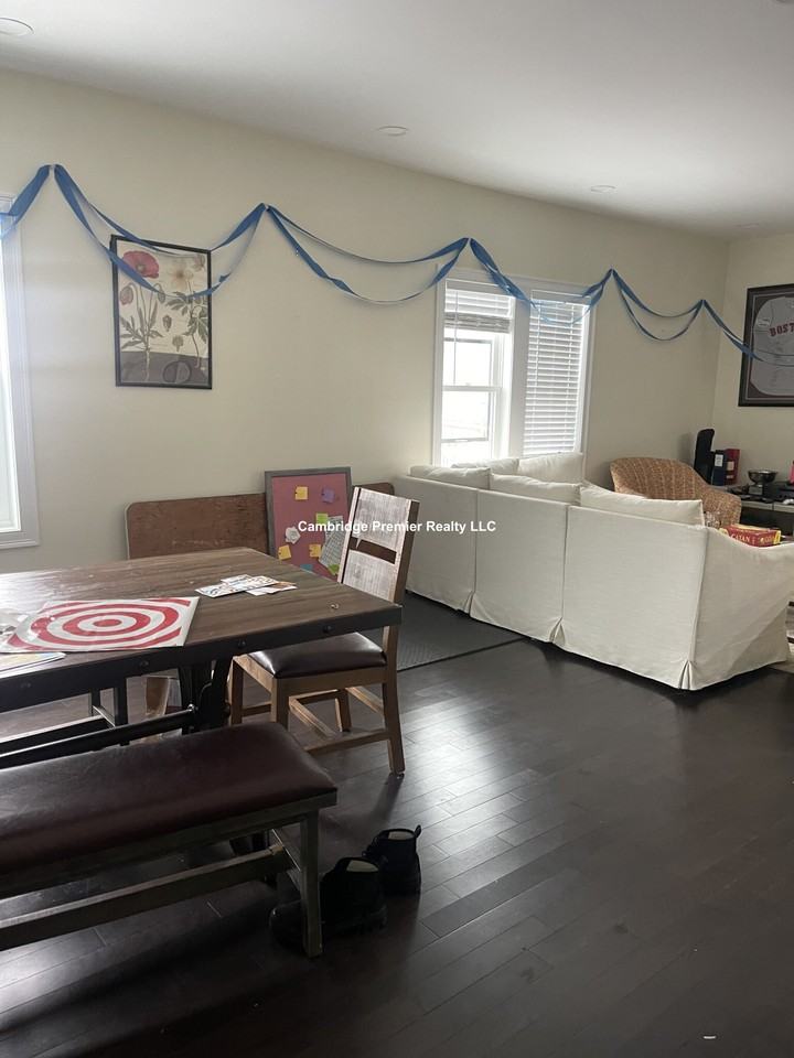 Winchester St - Photo 4 of 13