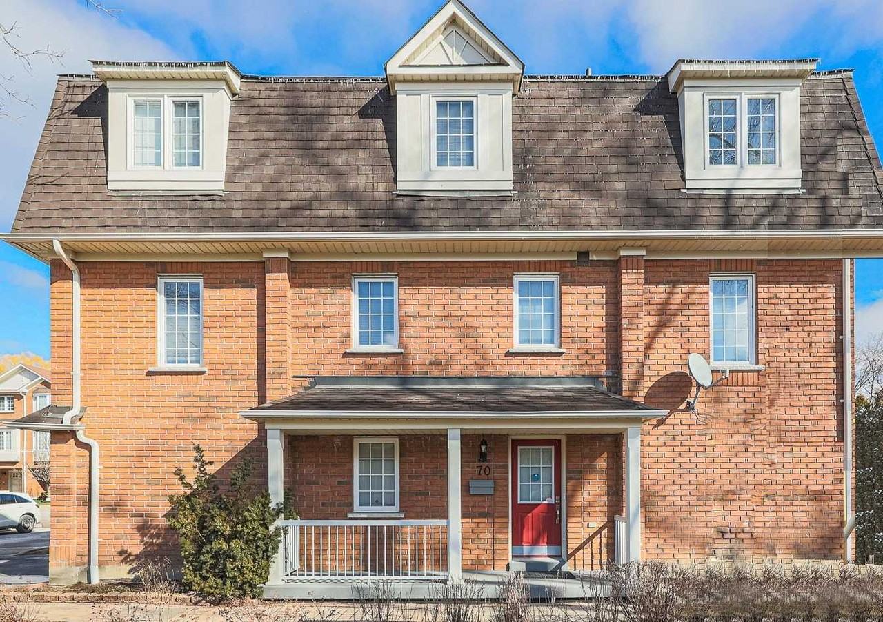 1128 Dundas Street West ##