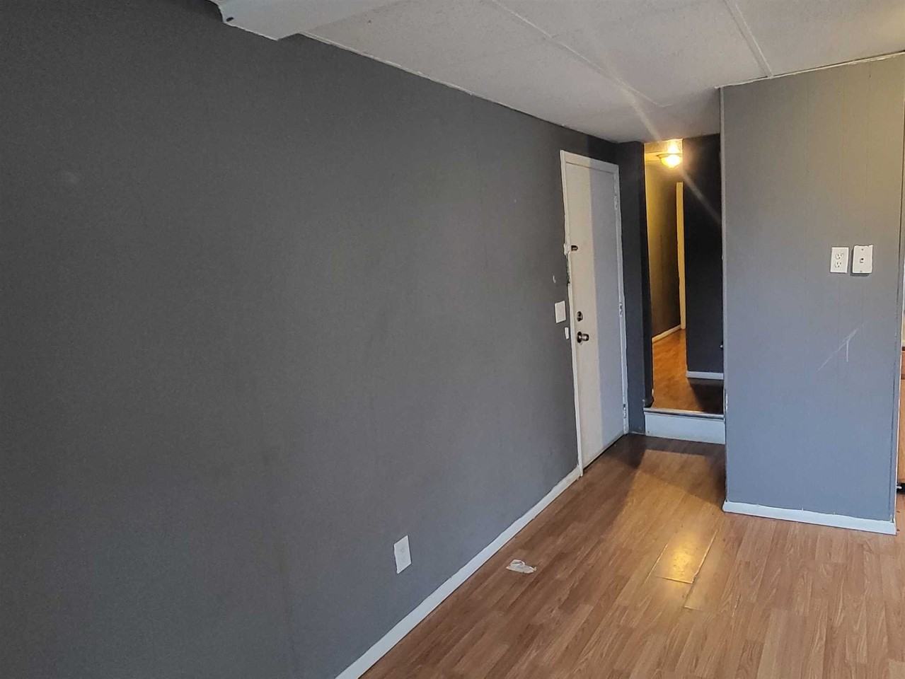 921 Columbia St - Photo 2 of 10