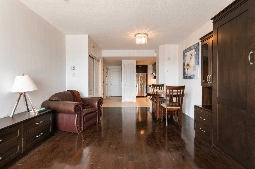 7705 Rue du Mans - Photo 3 of 19