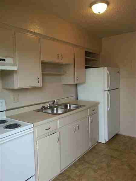 Southern Oaks Apartments - Photo 2 of 4