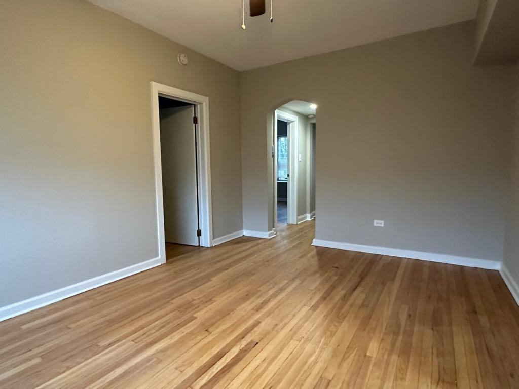 6150 S Sacramento Ave - Photo 4 of 8