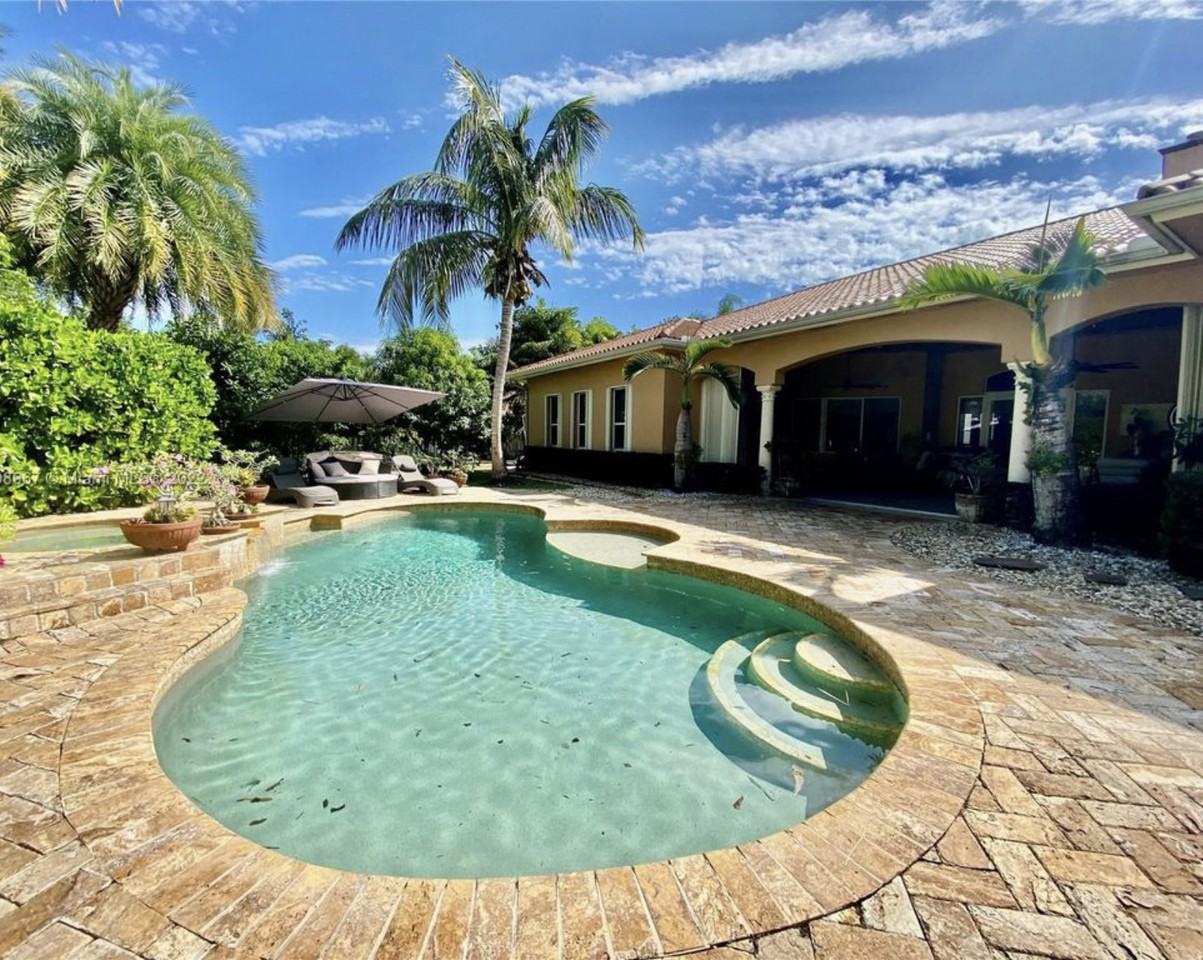 8093 Southwest 186th Street - Photo 2 of 12