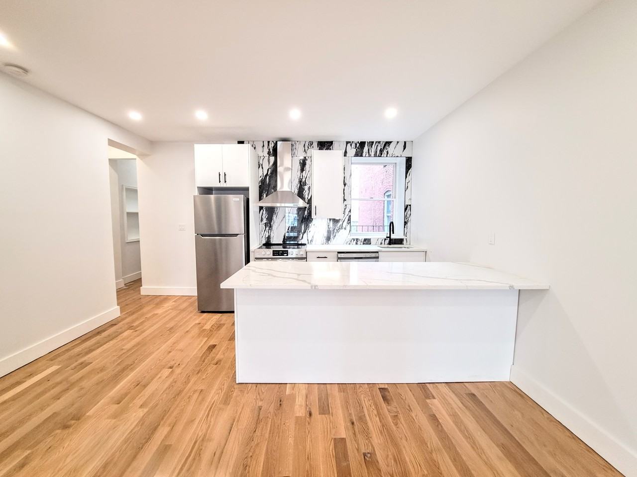 406 hawthorne st - Photo 3 of 11