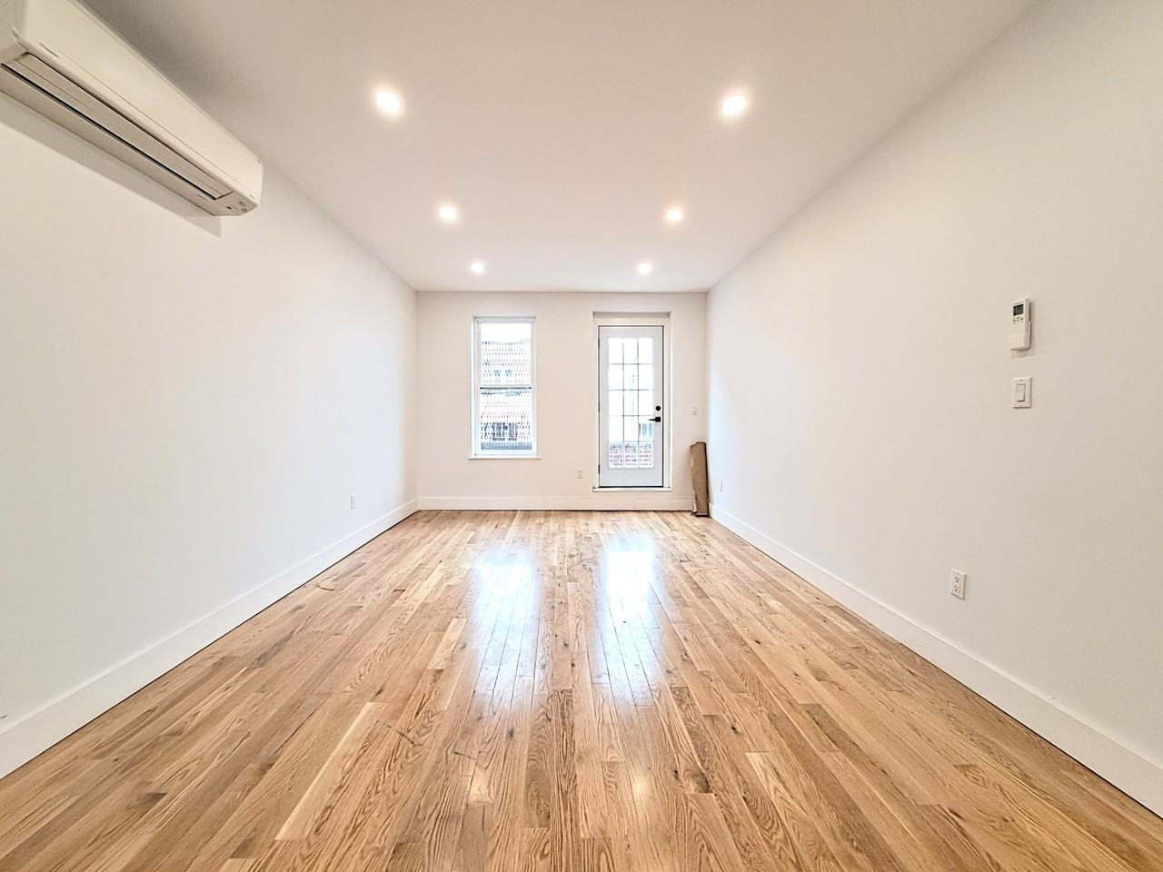 406 hawthorne st - Photo 2 of 11