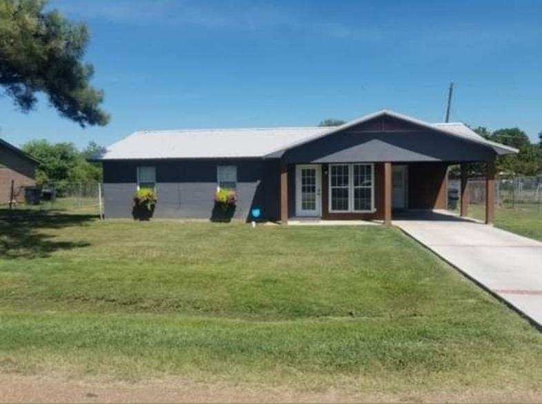 204 Kennedy Dr, Itta Bena, MS 38941 3 Bedroom House for 1,500/month