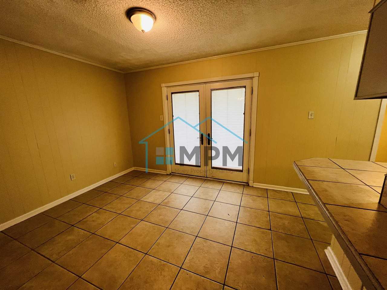 229 Hillside Cir #1 - Photo 4 of 24