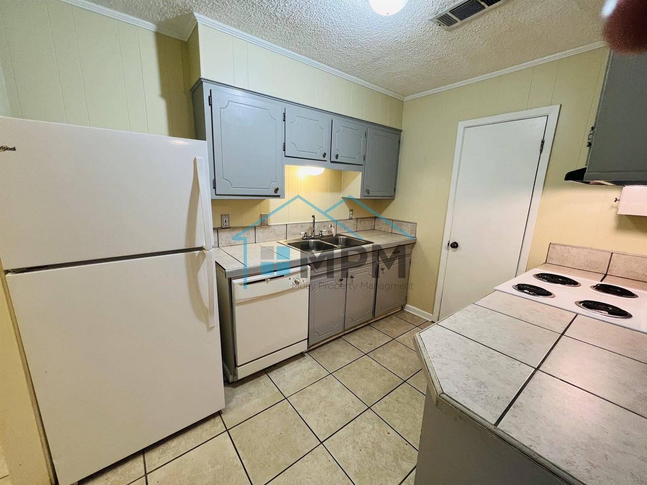 229 Hillside Cir #1 - Photo 6 of 24