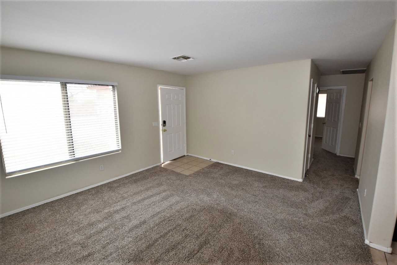 8552 W Caron Dr - Photo 2 of 10