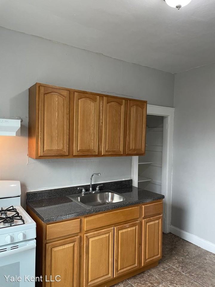 38-40 Chester Ave - Photo 2 of 8