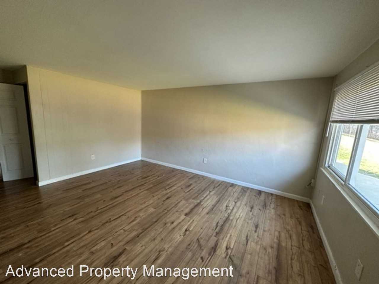 27 E. Main St. - Photo 2 of 5