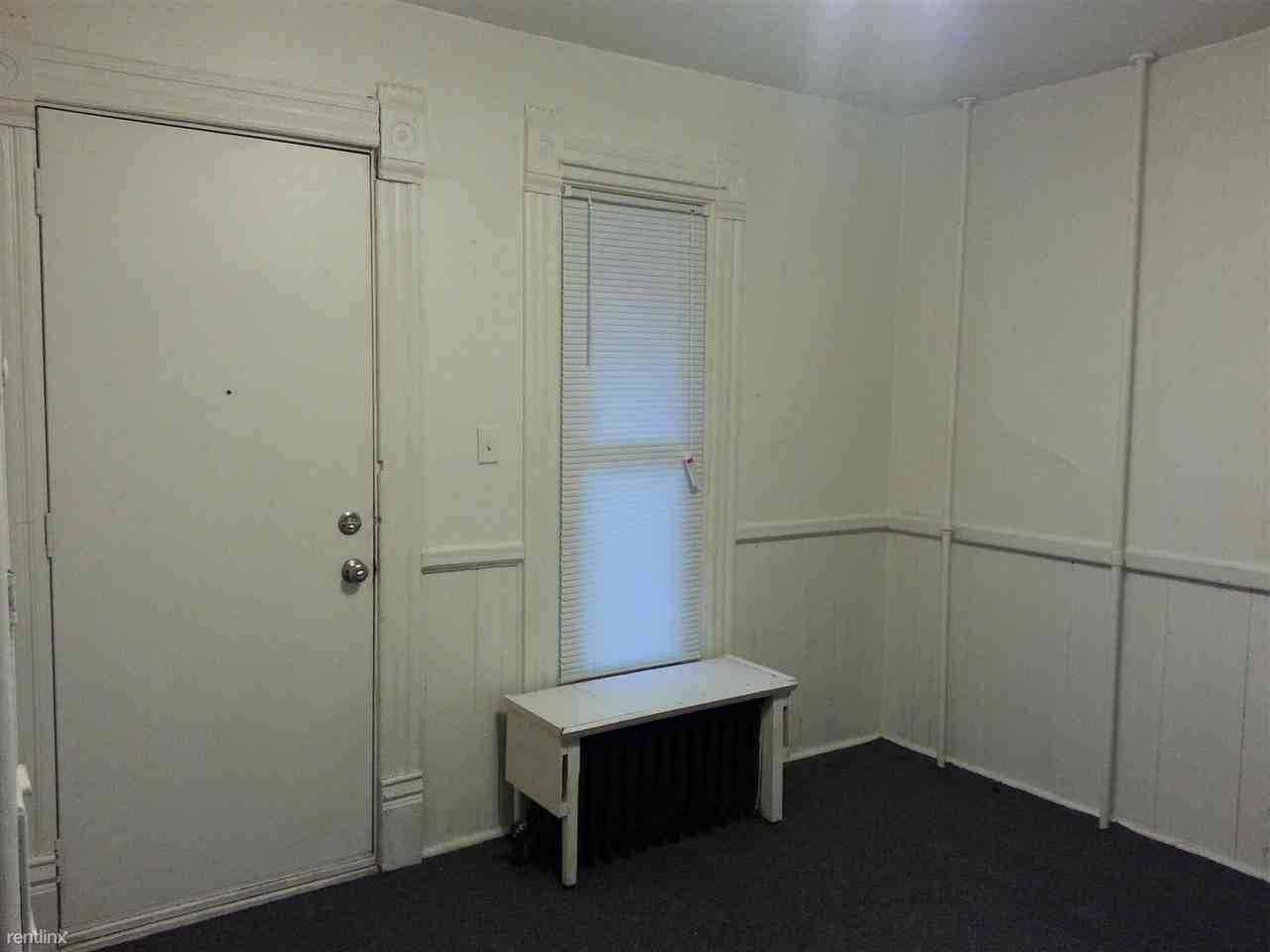 1575 Coit Ave NE - Photo 2 of 6