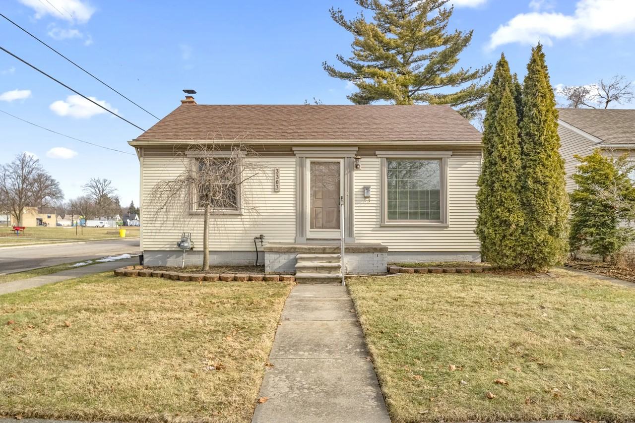 3303 Katherine St - Photo 3 of 10