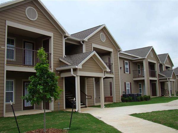 Lakeside Apartments - Photo 2 of 6