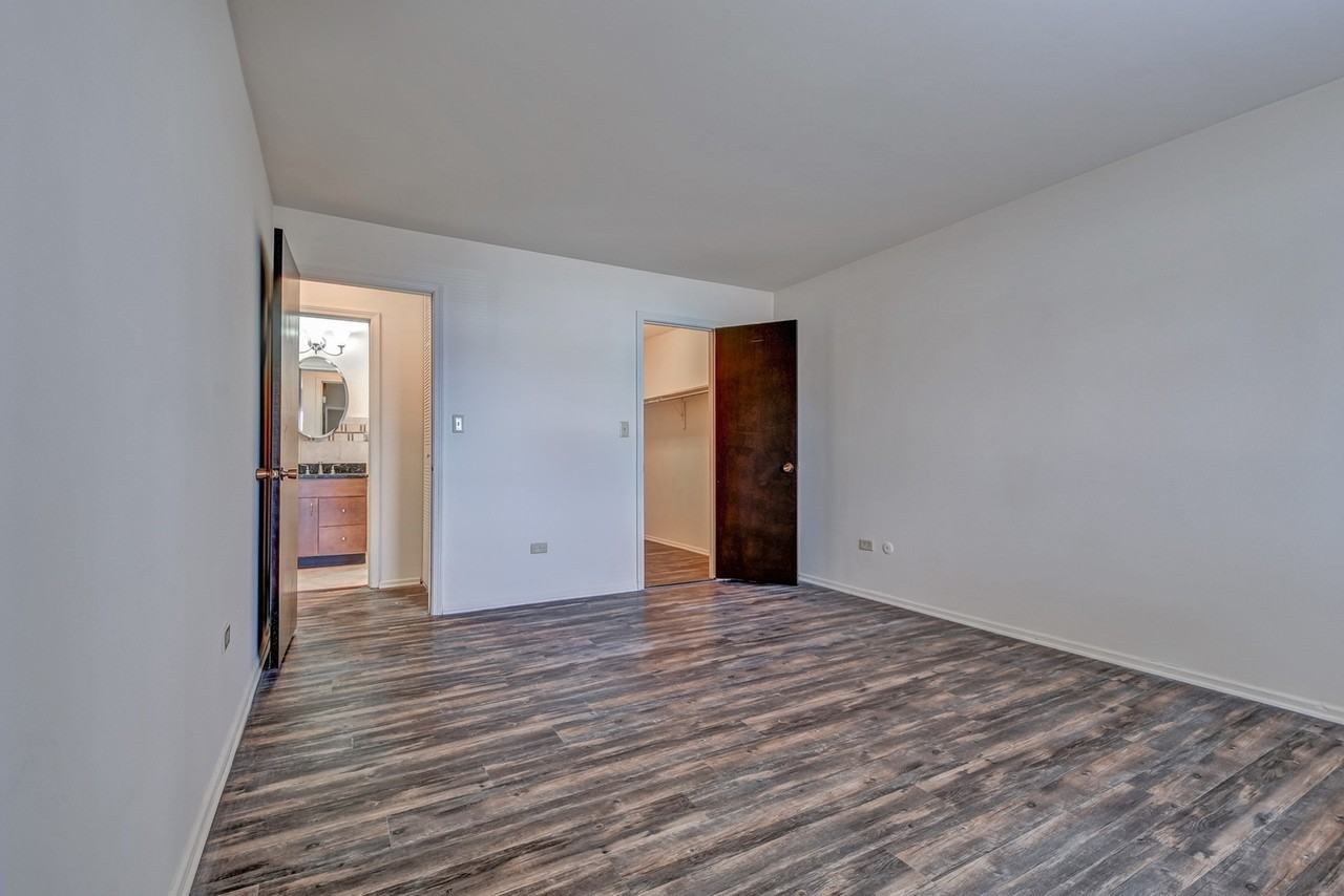 Stonebridge of Arlington Heights - Photo 6 of 20