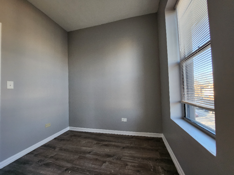 7314 S Kenwood Ave #2 - Photo 3 of 14