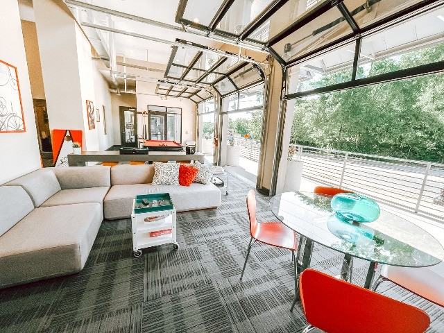 Eclipse on Broad - Photo 4 of 32