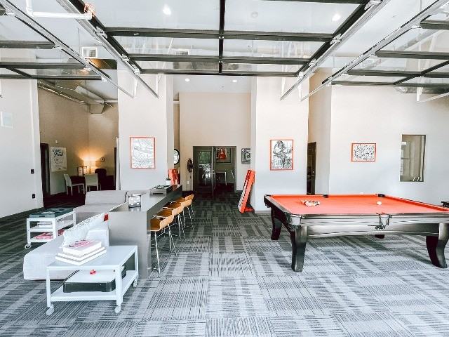 Eclipse on Broad - Photo 7 of 32