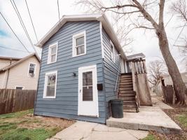 featured image of 2023 Woodlawn Ave #1