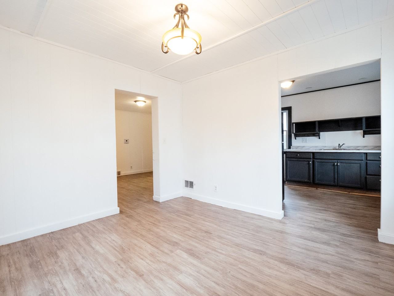 2023 Woodlawn Ave #1 - Photo 4 of 10