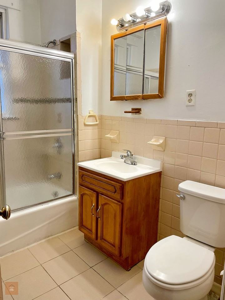 8 Morris Cres #2 - Photo 6 of 14