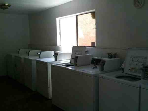 Live Oak Plaza - Photo 2 of 4