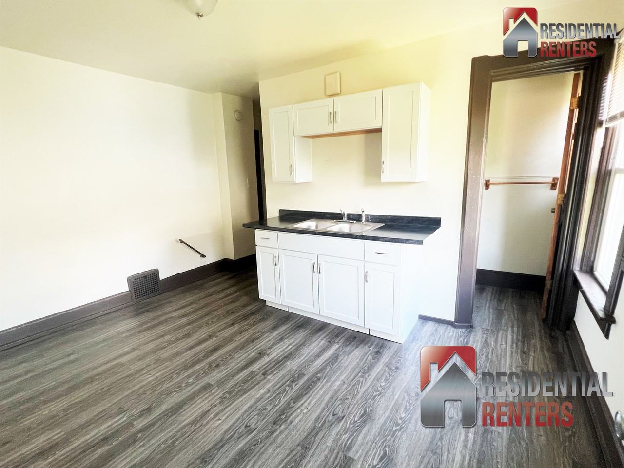3005 North 1st Street - Photo 2 of 11