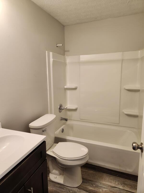 388 Elmwood Drive, Radcliff, KY 40160 - Photo 2 of 10