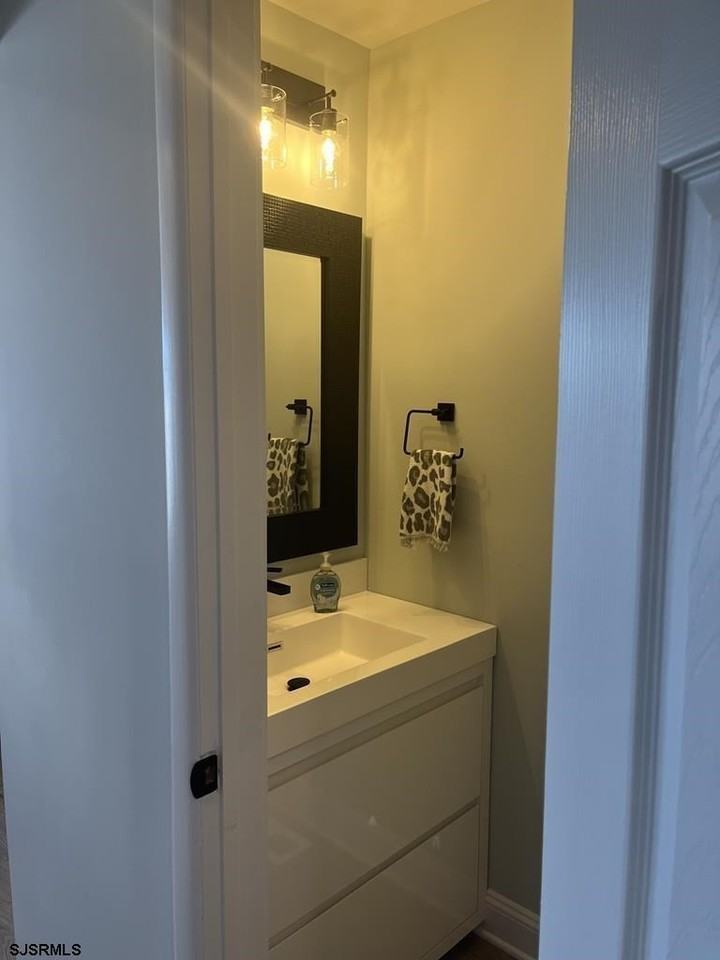 136 44th St S #A - Photo 7 of 19