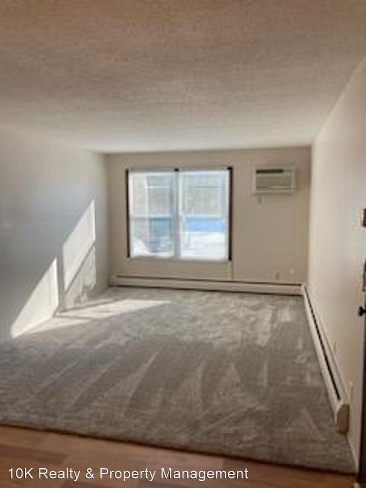 107 7th Street North - Photo 2 of 9