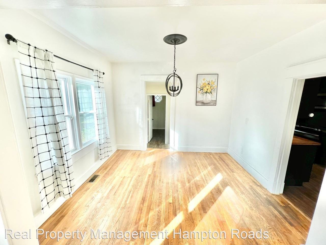 2742 Westminster Ave - Photo 2 of 50